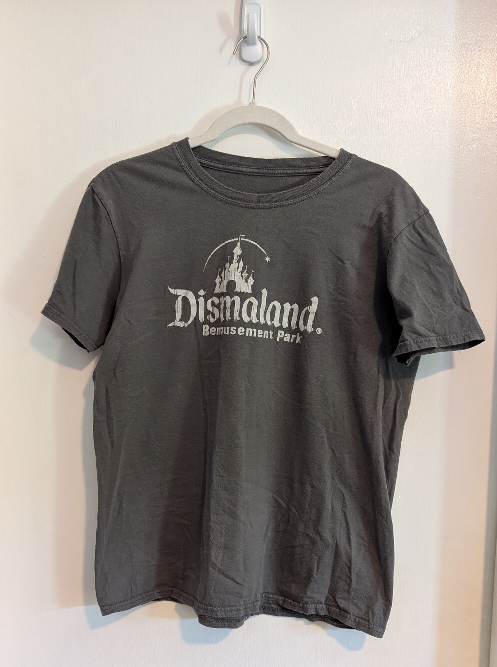 Banksy Dismaland Official T-Shirt Grey Large Rare 2015 Collectible Street Art